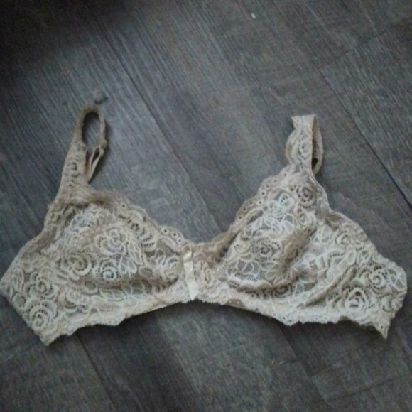 Size 36/C Tan Or Cream Color Bra No Underwire - Picture 1 of 7